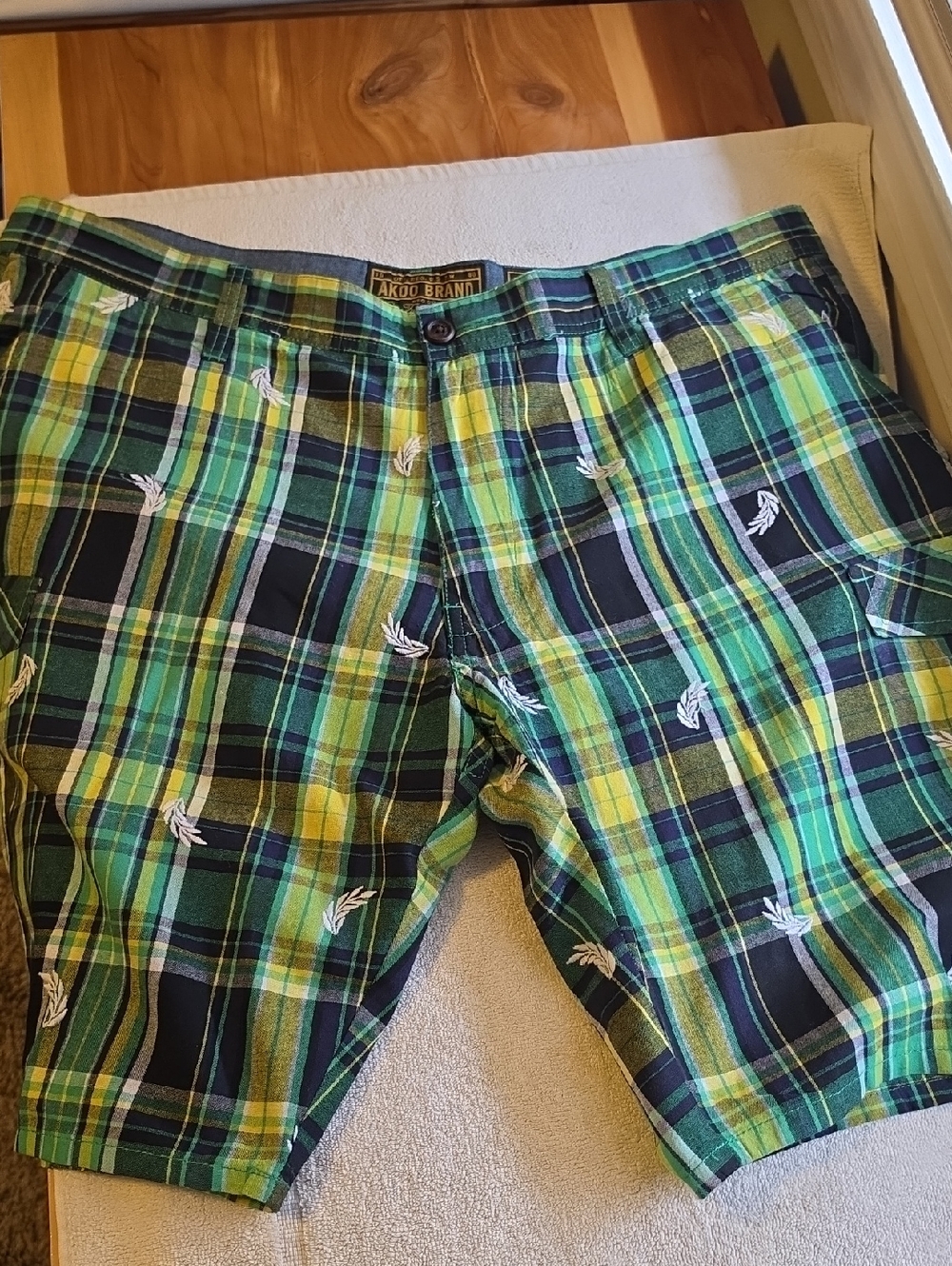 AKOO Plaid Cargo Shorts in Green, Yellow, Navy